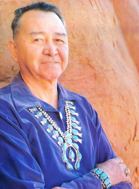 Navajo jewelry deals artists