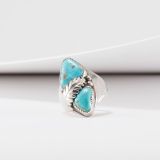 Vintage Navajo Turquoise Ring with Leaf Accent