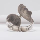 Vintage Navajo Cast Hinge Bracelet