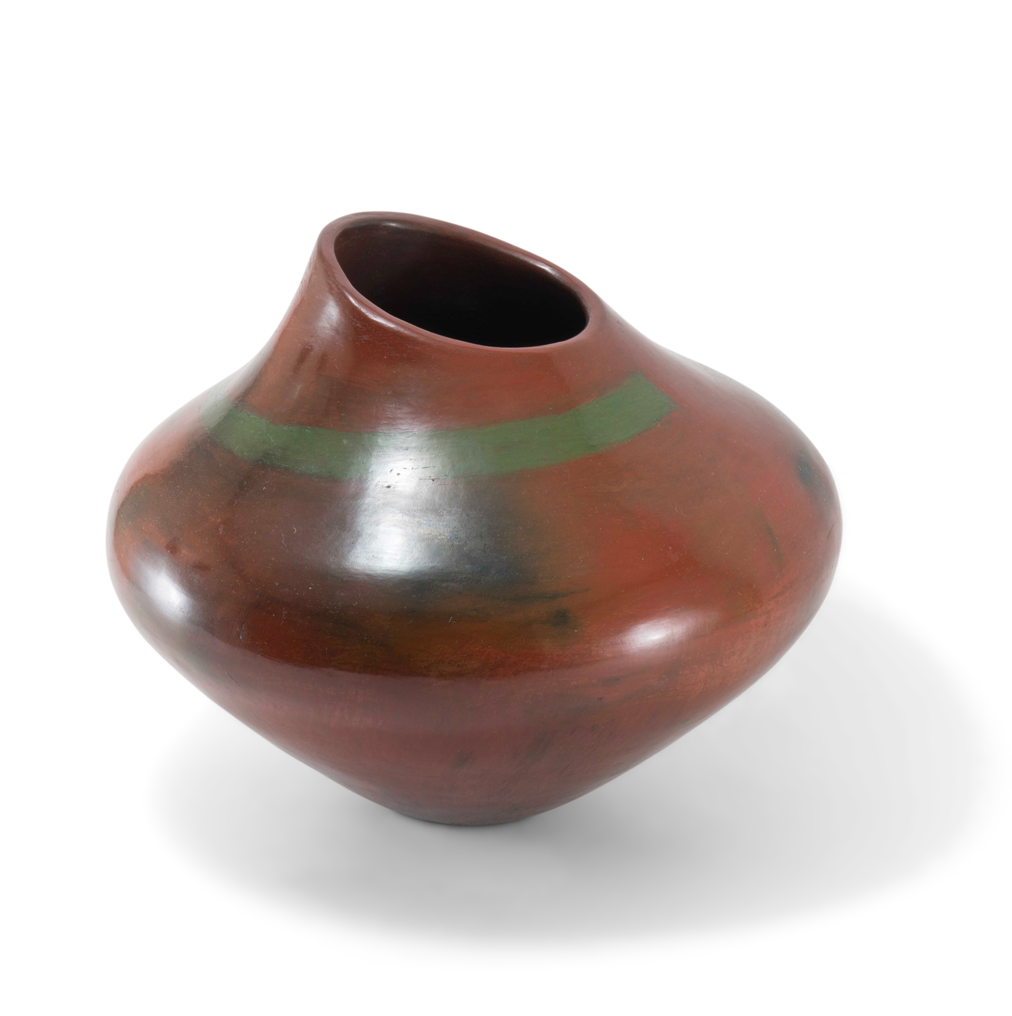 Alice Cling Red Jar with Green Accent